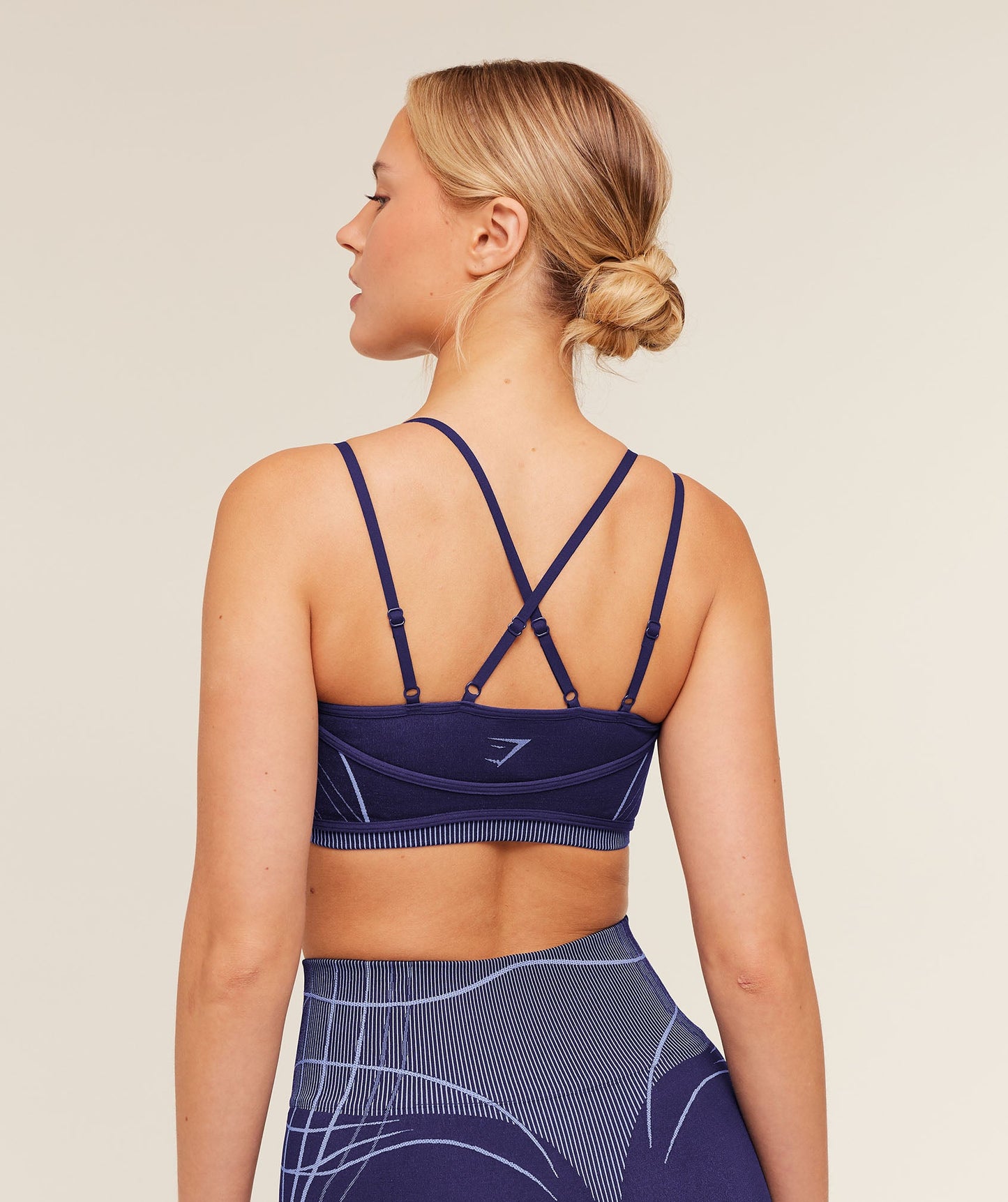 Apex Seamless Shorts - US 8557