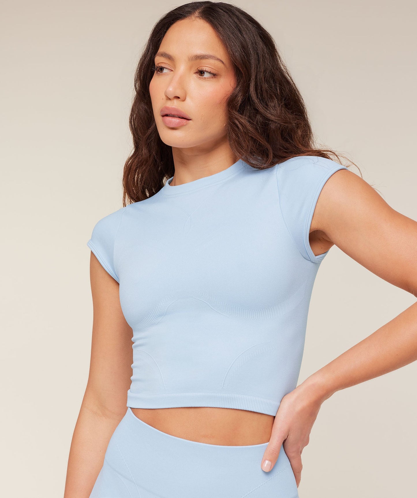 Poise Crew Neck Short Sleeve Top - US 9354