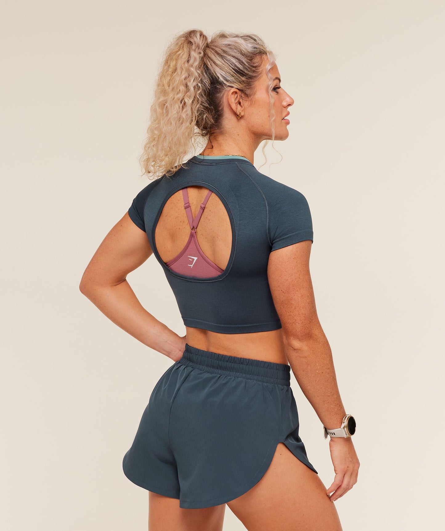 Interval Seamless Short Sleeve Crop Top - US 3920