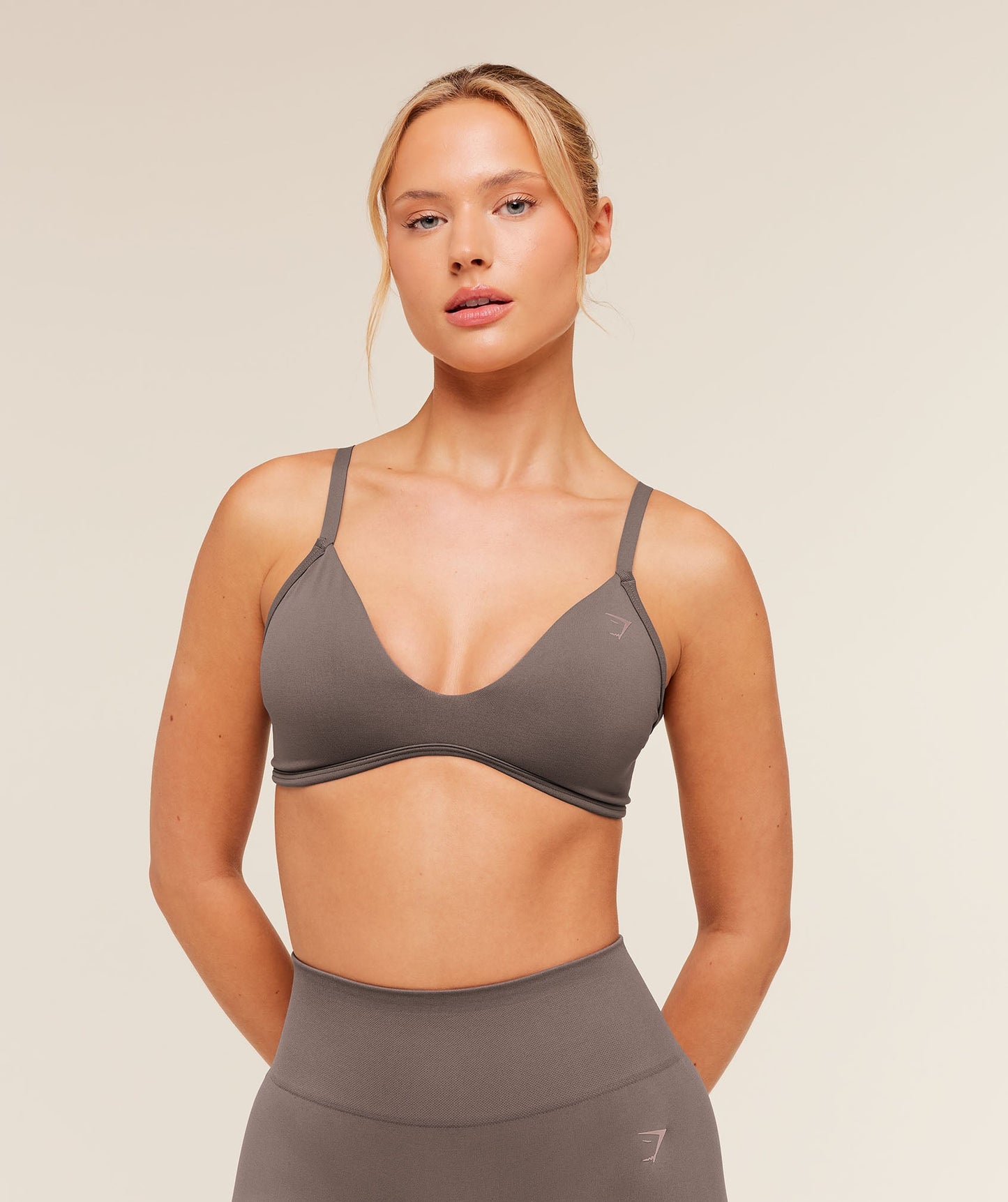 Soft Sculpt V-neck Sports Bra - US 2604
