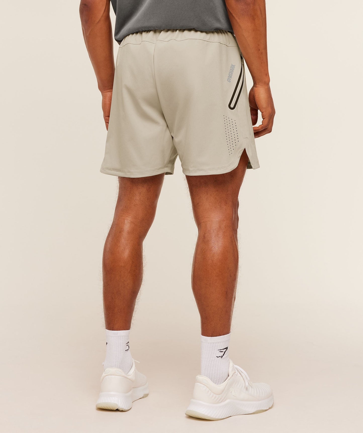 Sport Hybrid 6\" Shorts - US 9784